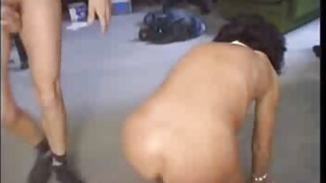 Кендра дразни като професионалист! подвиг Пръскане и sekssbabi анален