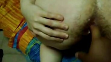 Руска мацка със страхотно тяло porno babi подскача в D