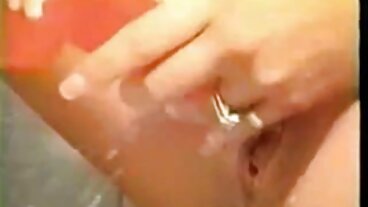 Зряла блондинка мащеха porno s stari babi Ерика чука прекомерно доведен син!