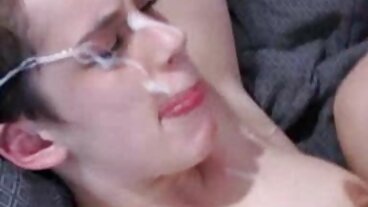 Bootyliscious Canela Skin porno lelki мечтае за ядене на пица и дупе