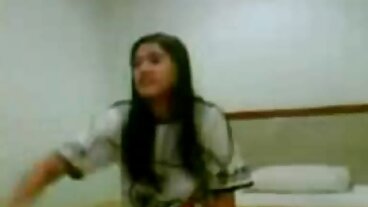 Класът по йога започва да се смущава, когато BBW започва да Smushin' stari babi sex