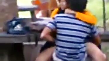 Грижовният съпруг поръчва Manmeat за Лена баби секс Пол